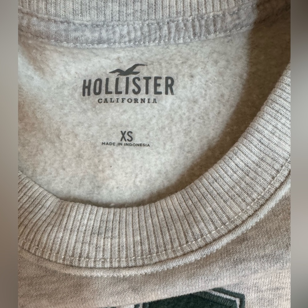 Hollister Gray NYC Graphic Women's Sweatshirt - Picture 2 of 3